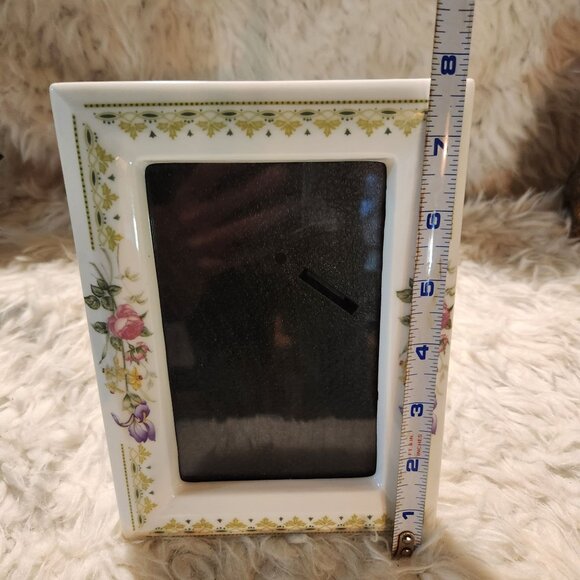 Royal Doulton Porcelain Photo Frame 5"x7" Floral Design Cottage Fairy Elegant - Picture 2 of 6